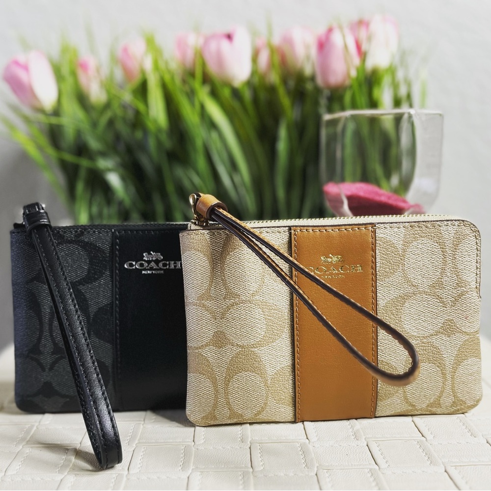 Coach wristlet purse (Black)